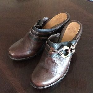 Nurture Whisper size 9M shoes with leather uppers, In very good condition!